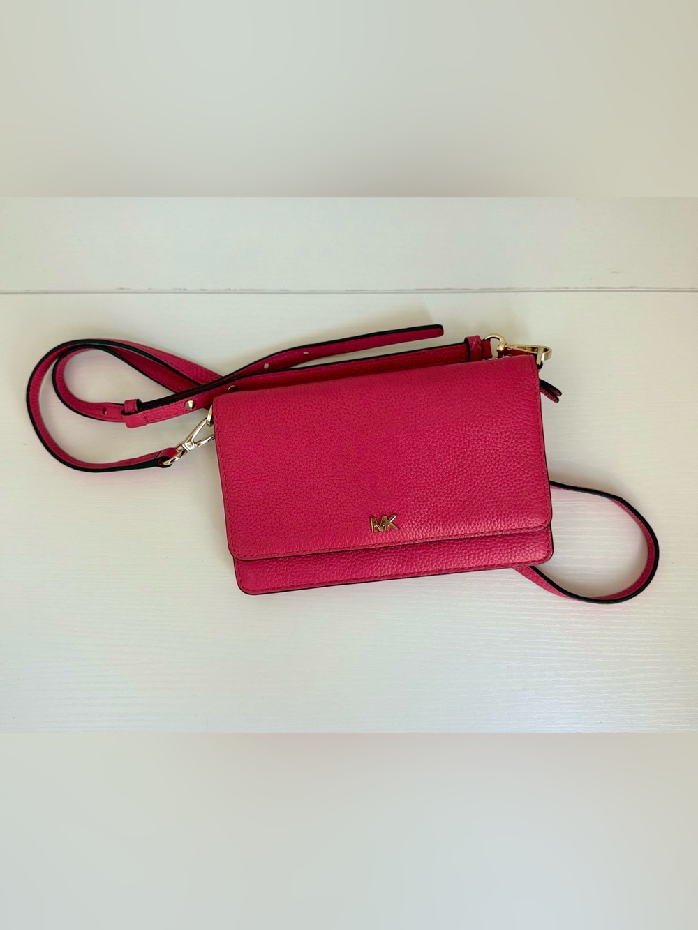 Michael Kors Hot Pink Pebbled Leather Wallet Crossbody Bag Gold Hardware